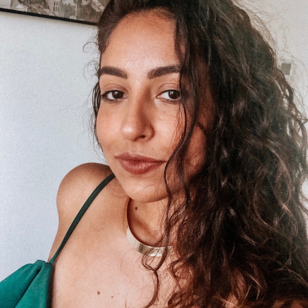 Meet your Posher, Lia